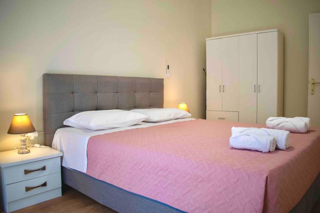 Metaxa Apartment *